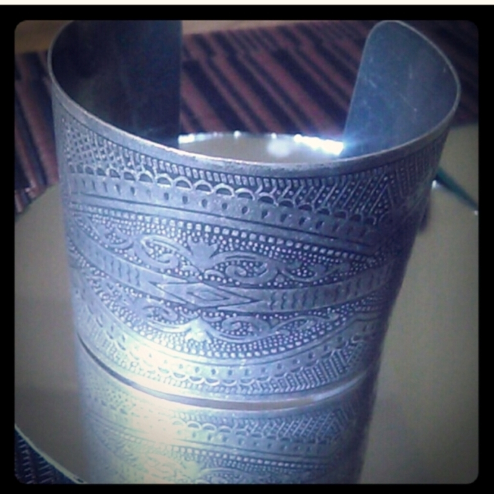 Cuff  bracelet